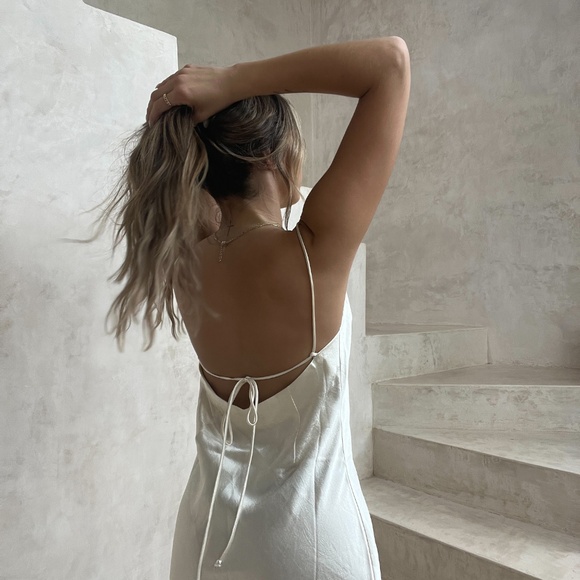 Satin mini dress - Picture 2 of 5